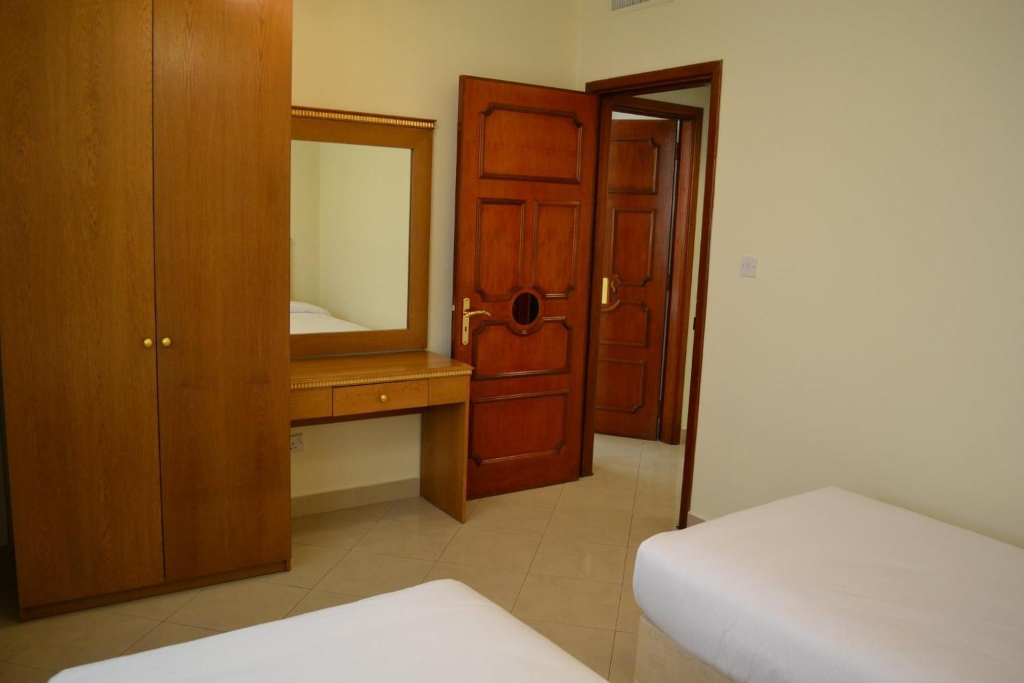Abu Dhabi Plaza Hotel Apartments Eksteriør billede