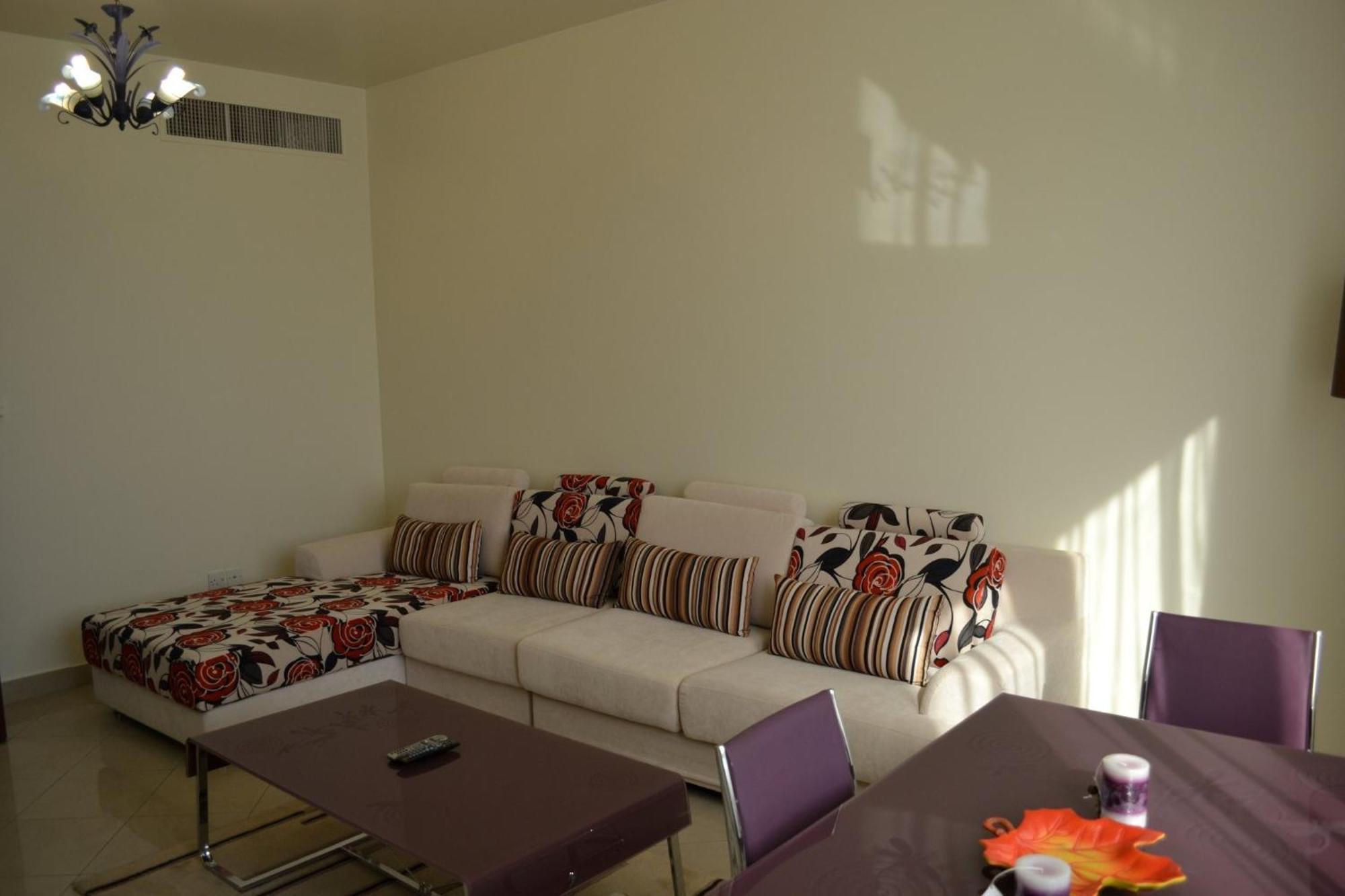 Abu Dhabi Plaza Hotel Apartments Eksteriør billede