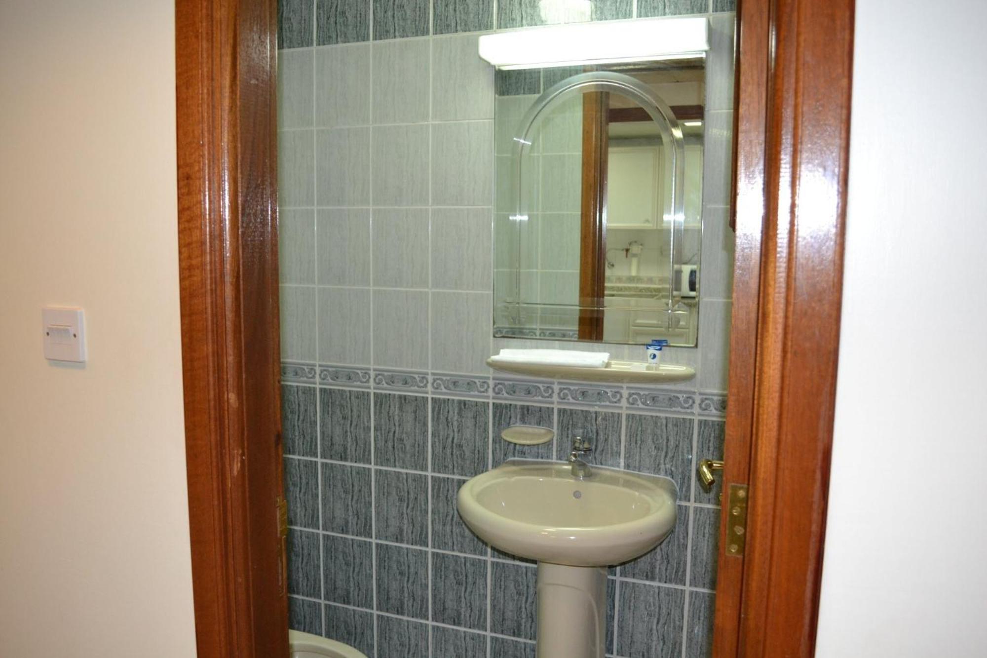 Abu Dhabi Plaza Hotel Apartments Eksteriør billede