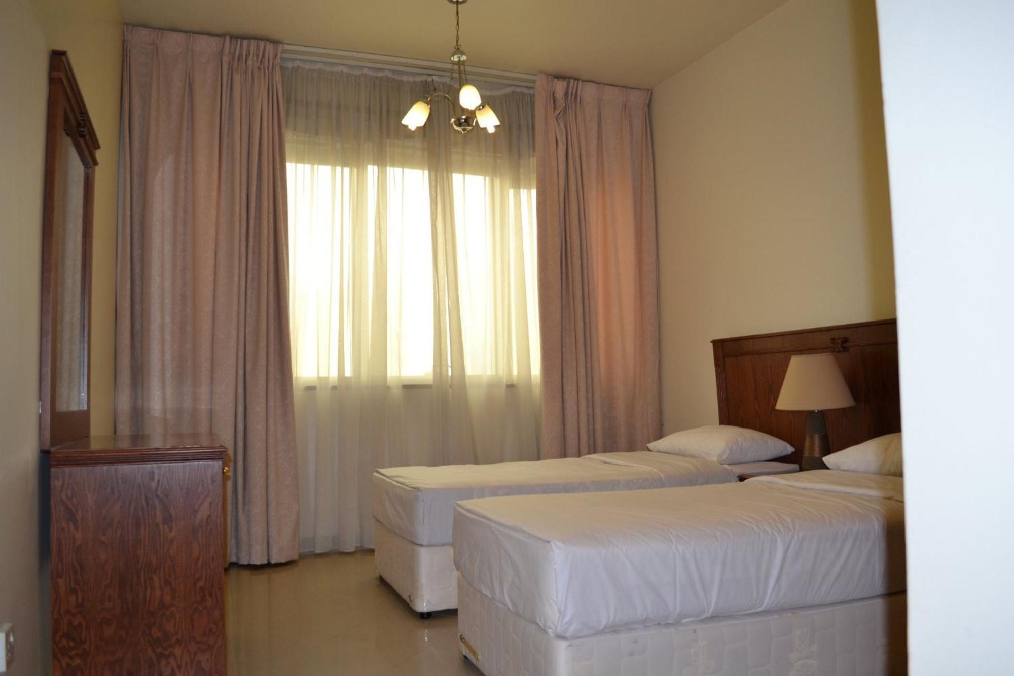Abu Dhabi Plaza Hotel Apartments Eksteriør billede
