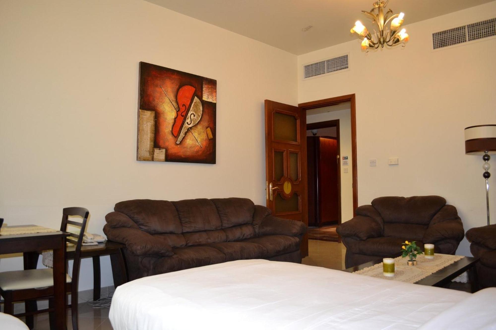 Abu Dhabi Plaza Hotel Apartments Eksteriør billede