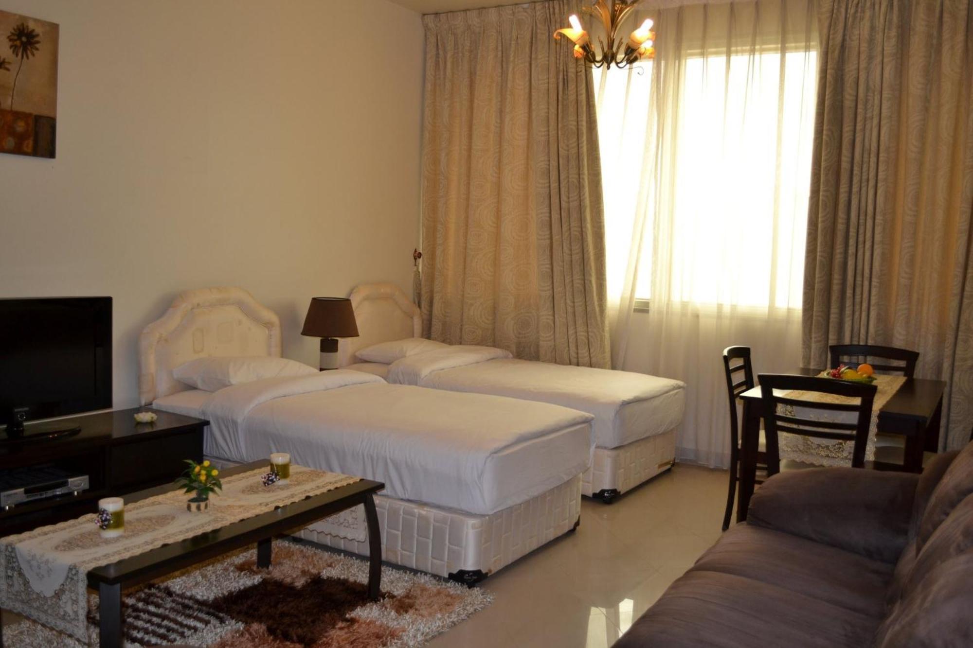 Abu Dhabi Plaza Hotel Apartments Eksteriør billede